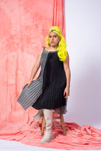 Load image into Gallery viewer, Two-tone Strap Midi Dress