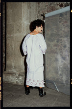 Cargar imagen en el visor de la galería, Abrigo T Lila / Embroidered Jacket