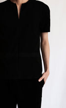 Cargar imagen en el visor de la galería, Camisa de telar manga corta [T-shirt] NEGRO
